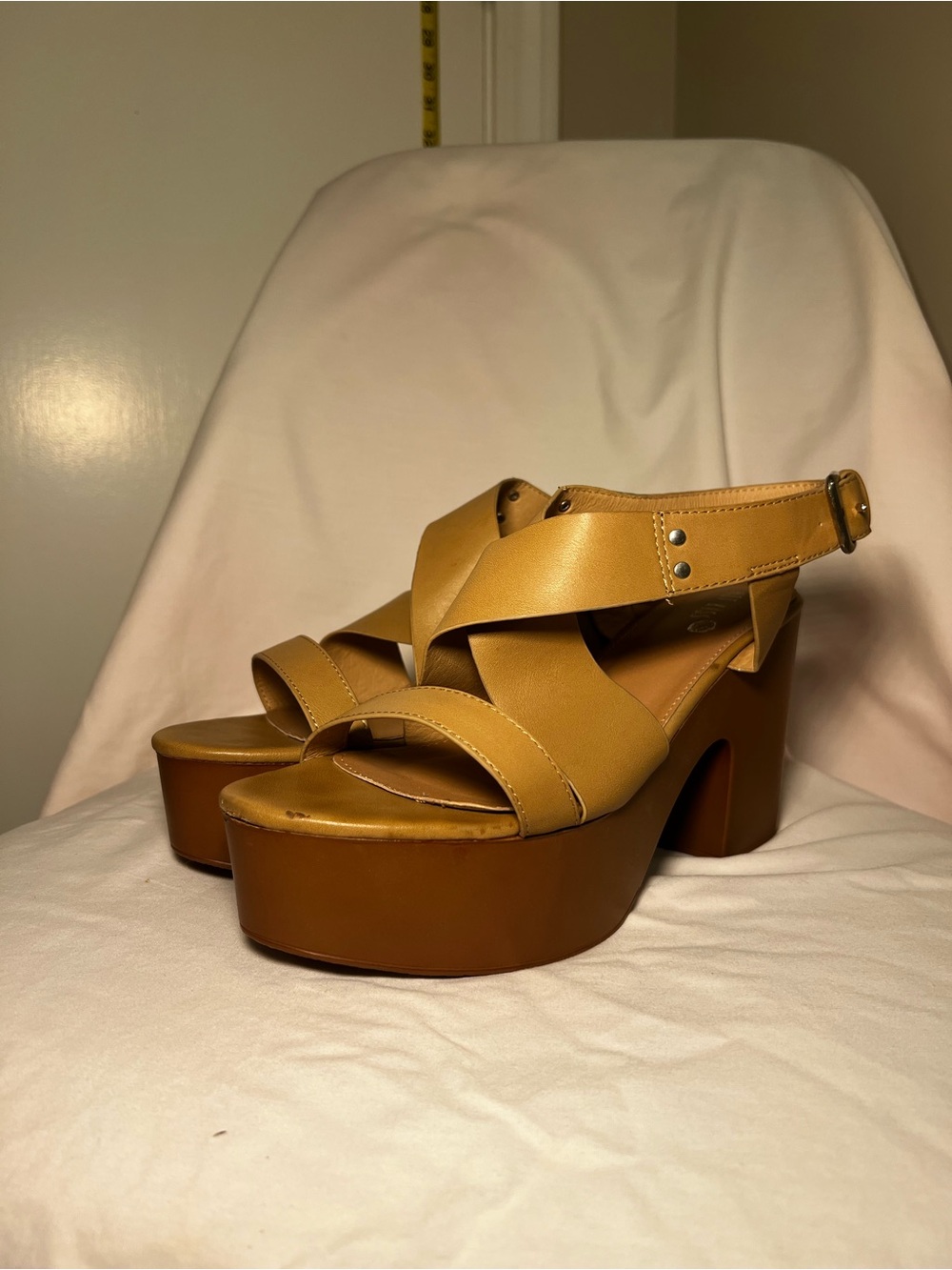 Hot Kiss Tan Platform Strappy Block Heel Sandals Size 10/11